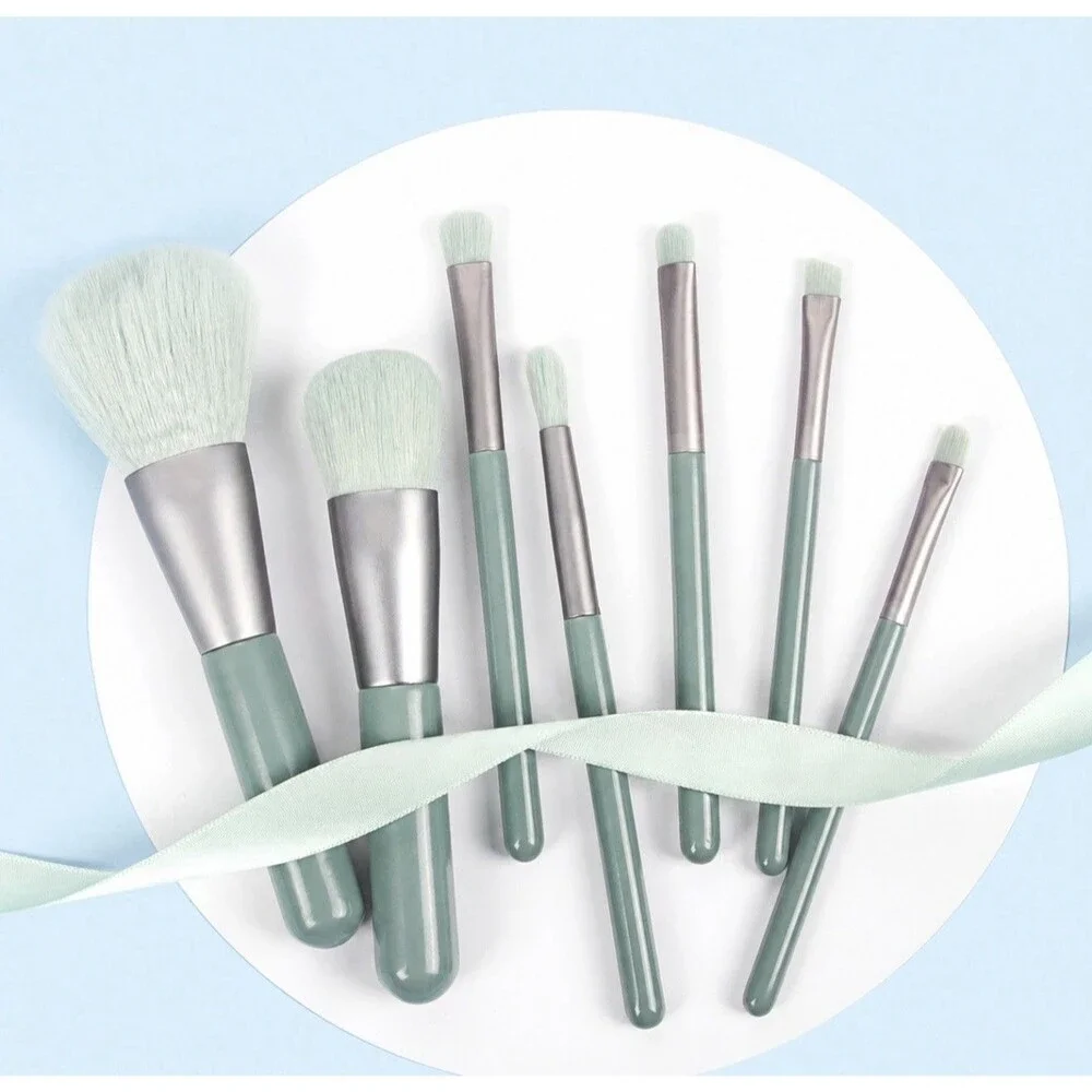 Professional 7-Piece Makeup Brush Set With Travel Case Pastel Green NEW